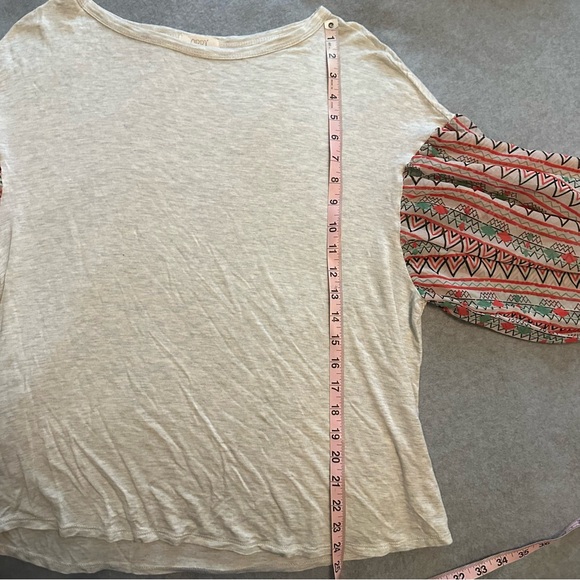 ODDY gray long balloon sleeve top size M - Picture 8 of 9